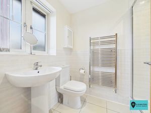 En Suite - click for photo gallery
